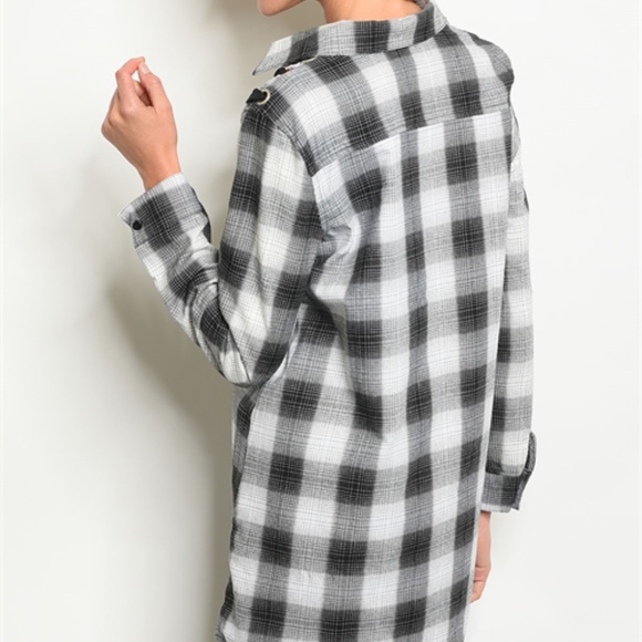 BLACK BUTTON DOWN PLAIN TUNIC TOP! - Picture 4 of 5